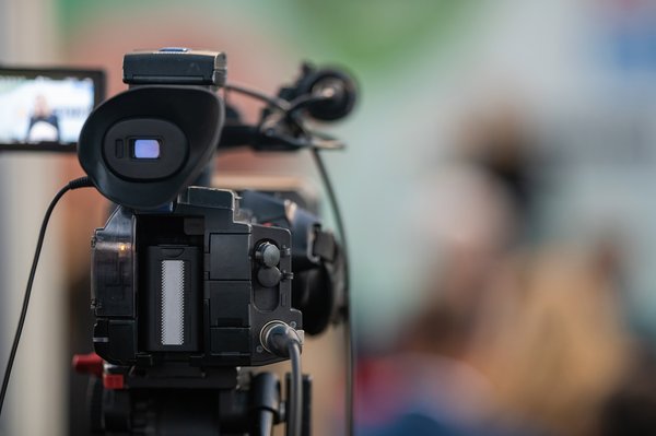 Création vidéo à Paris : votre partenaire audiovisuel idéal