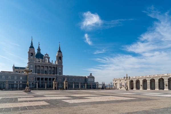 Visitez madrid : une aventure guidée en français à ne pas manquer !
