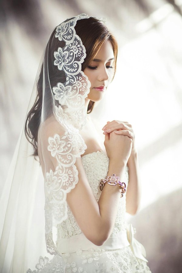 Robes de mariée à paris : votre expérience sur mesure révèle l'élégance